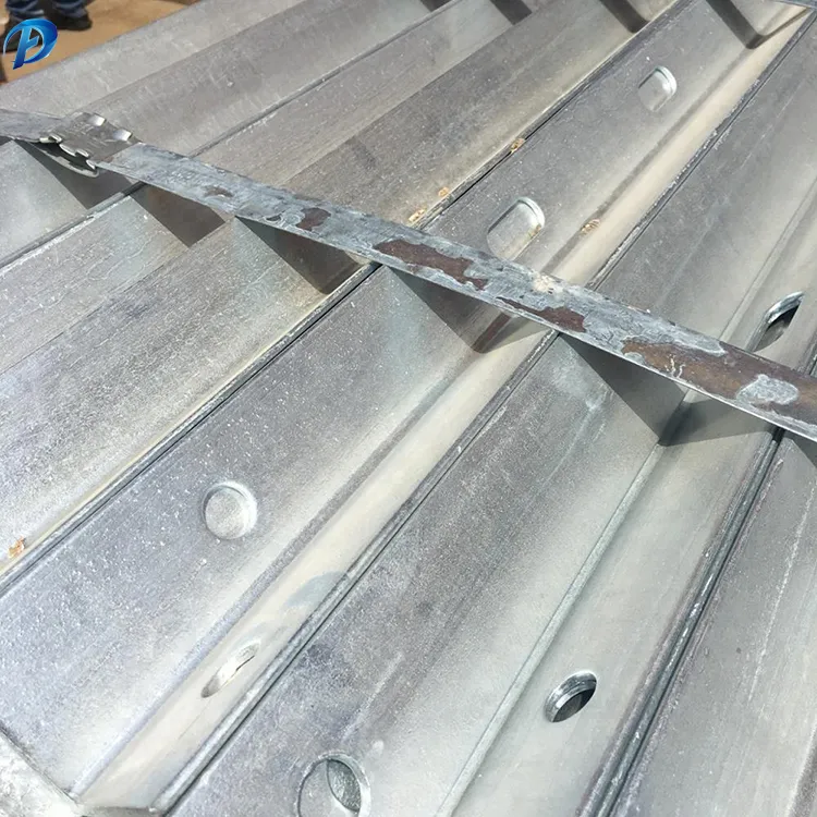 Galvanized Power Tower Transmission Tower Steel Crossarm